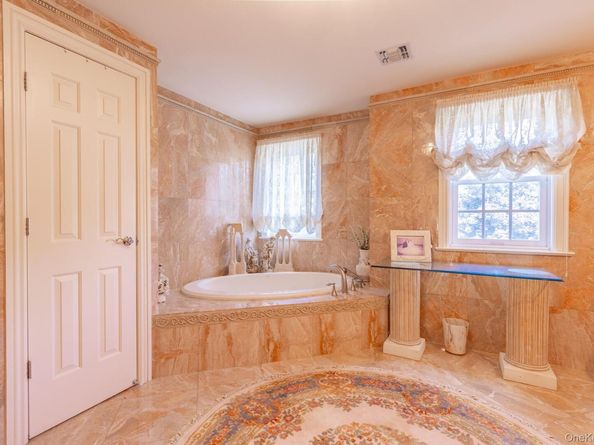 285 Madeira Boulevard 285, Melville NY 11747