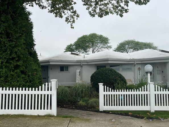 35 Library Avenue 8U, Westhampton Beach NY 11978