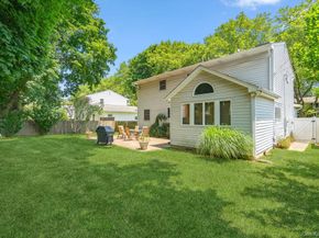 29 Munson Court, Melville NY 11747
