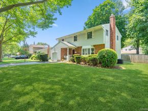 29 Munson Court, Melville NY 11747