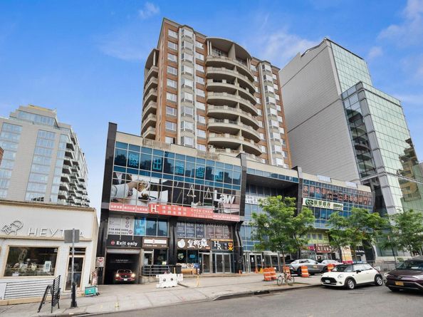 37-20 Prince Street 12C, Flushing NY 11354