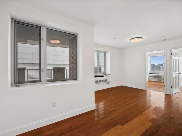 37-20 Prince Street 12C, Flushing NY 11354