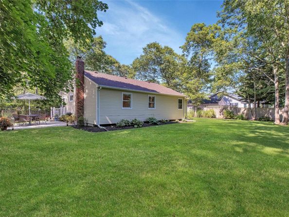 38 Woodridge Road, Hampton Bays NY 11946