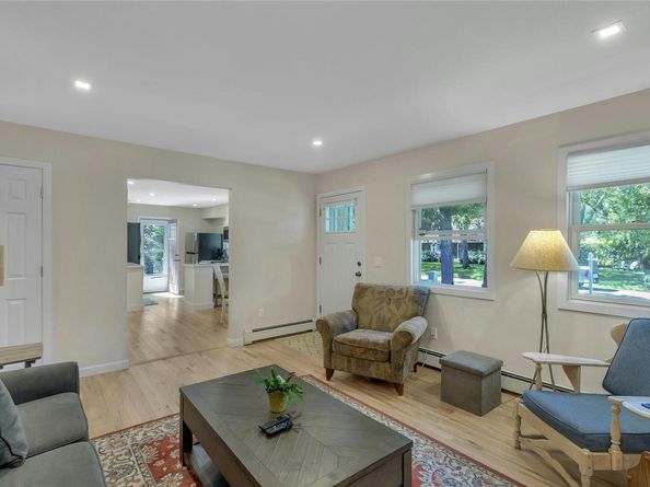 38 Woodridge Road, Hampton Bays NY 11946