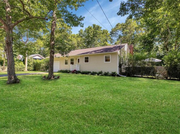 38 Woodridge Road, Hampton Bays NY 11946