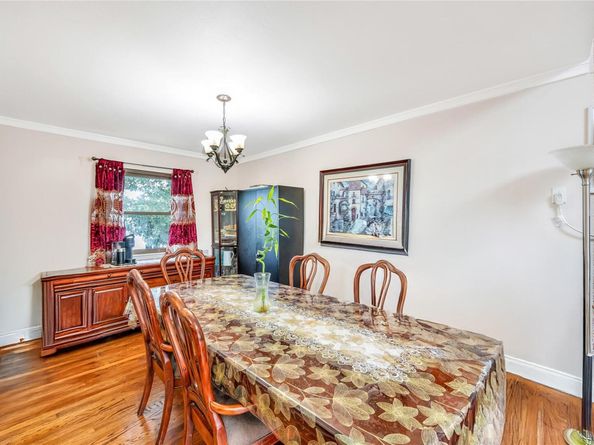 5 Tomes Avenue, Farmingdale NY 11735
