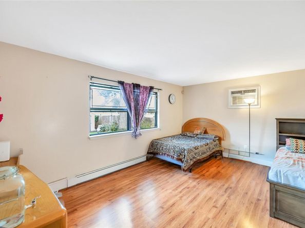 5 Tomes Avenue, Farmingdale NY 11735