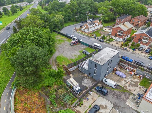 2211 De Reimer Avenue, Bronx NY 10475