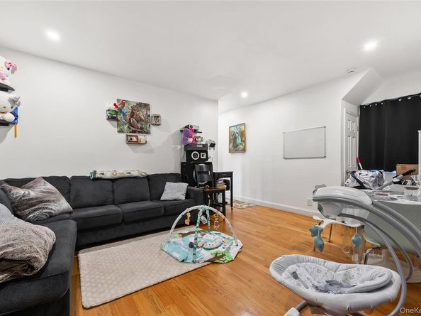 2211 De Reimer Avenue, Bronx NY 10475