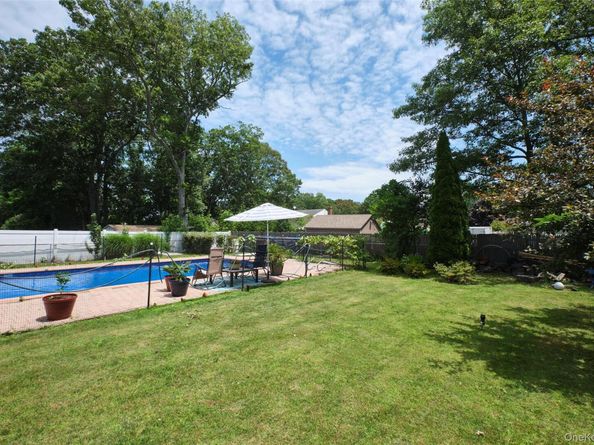 349 Randall Road, Ridge NY 11961