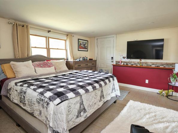 349 Randall Road, Ridge NY 11961