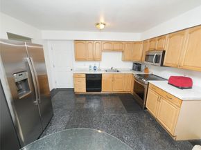 34 Wards Lane, Bellport NY 11713