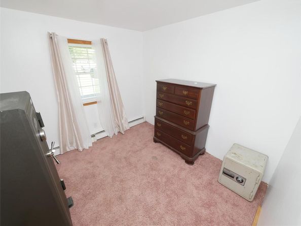 34 Wards Lane, Bellport NY 11713