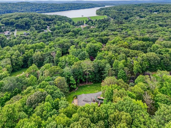 35 Greenlawn Road, Amawalk NY 10501