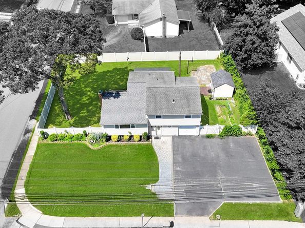 20 College Road, Selden NY 11784