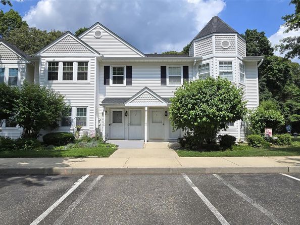 8 Country View Lane, Middle Island NY 11953