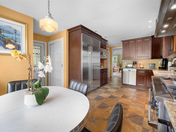 27 Neulist Avenue, Port Washington NY 11050