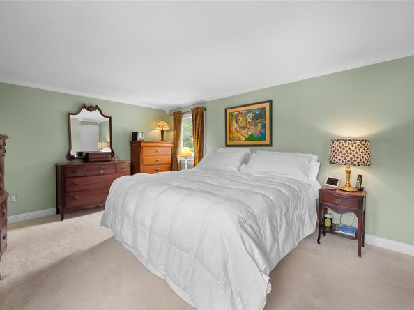 27 Neulist Avenue, Port Washington NY 11050