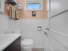 27 Neulist Avenue, Port Washington NY 11050