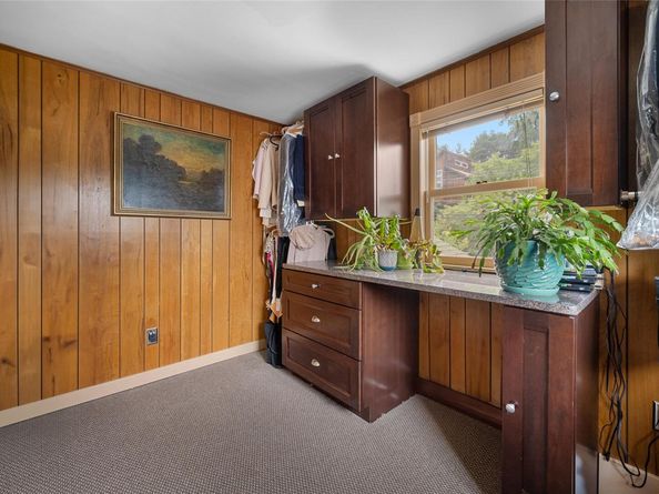 27 Neulist Avenue, Port Washington NY 11050