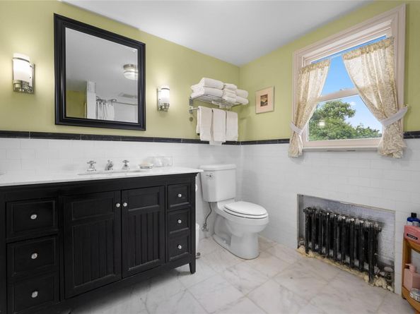 27 Neulist Avenue, Port Washington NY 11050