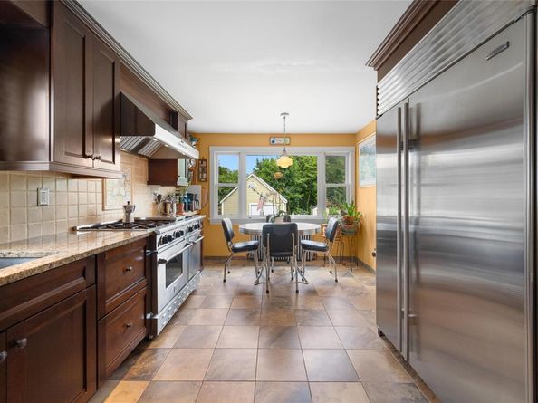 27 Neulist Avenue, Port Washington NY 11050