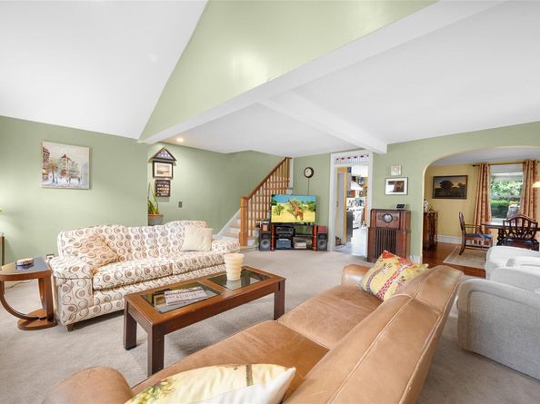 27 Neulist Avenue, Port Washington NY 11050