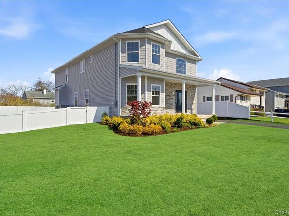 39 Jomarr Court, Massapequa NY 11758