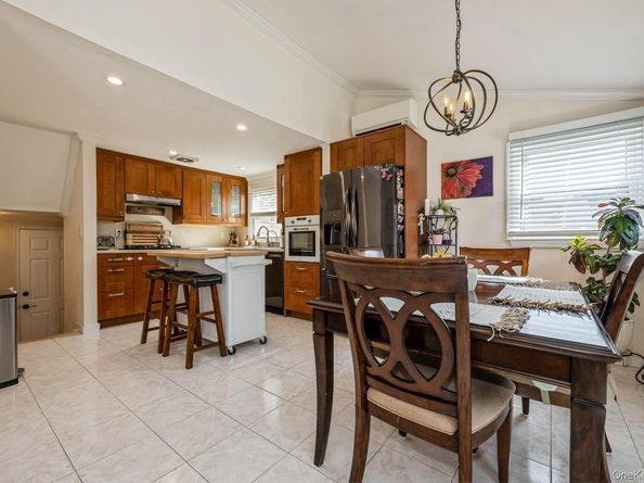 375 W Windsor Parkway, Oceanside NY 11572