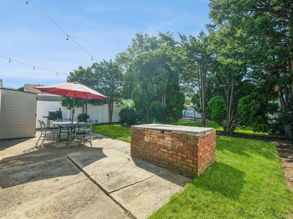 375 W Windsor Parkway, Oceanside NY 11572