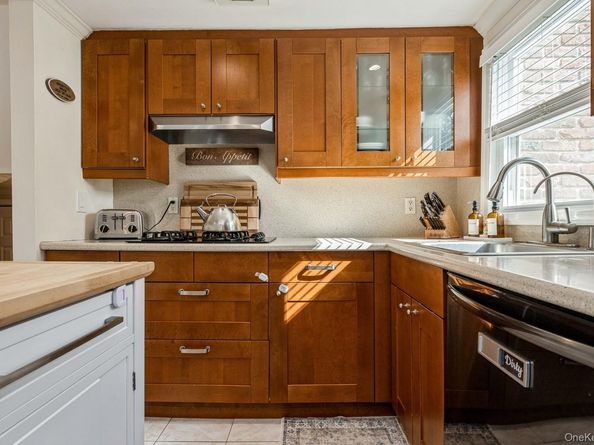 375 W Windsor Parkway, Oceanside NY 11572