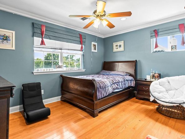 5 Cameron Court, Commack NY 11725