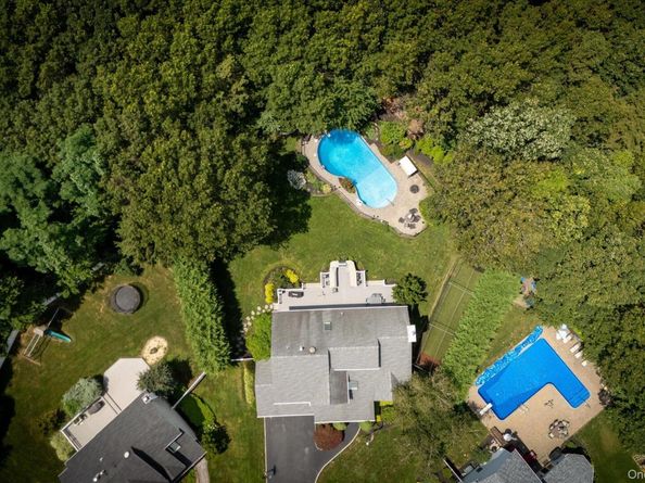 5 Cameron Court, Commack NY 11725