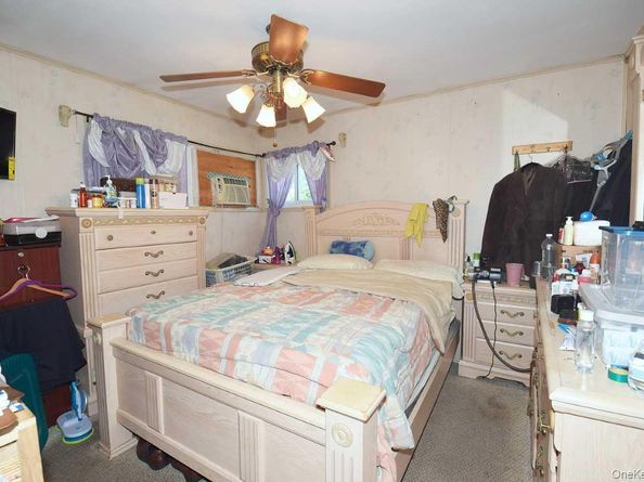 14 E Walnut Street, Central Islip NY 11722