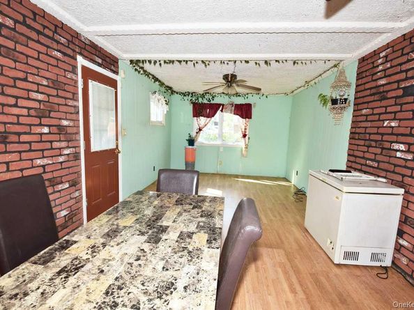 14 E Walnut Street, Central Islip NY 11722
