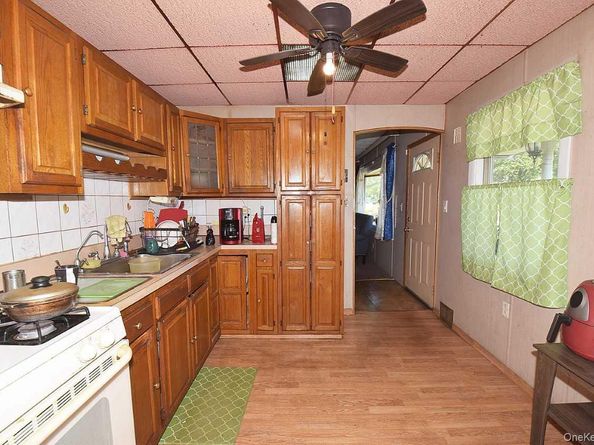 14 E Walnut Street, Central Islip NY 11722