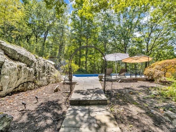 6 Van Rensselaer Road, Katonah NY 10536