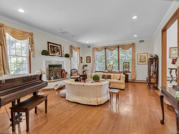 6 Van Rensselaer Road, Katonah NY 10536