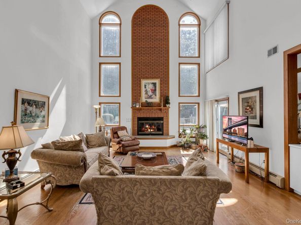 6 Van Rensselaer Road, Katonah NY 10536