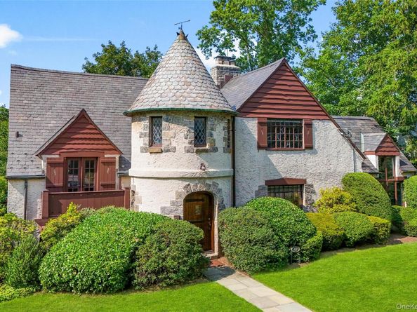 49 Carleon Avenue, Larchmont NY 10538