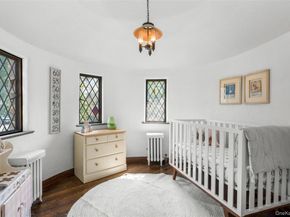 49 Carleon Avenue, Larchmont NY 10538