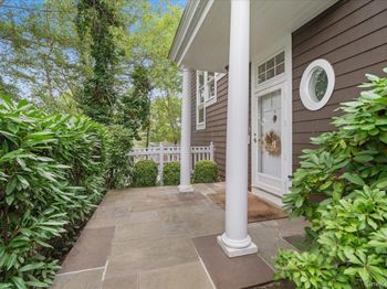 10 Old Jackson Avenue
