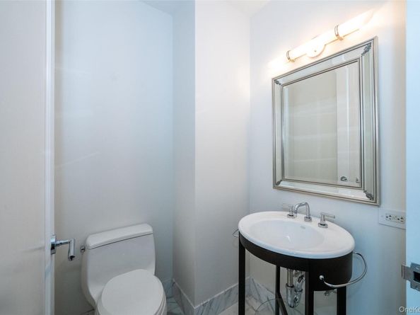 175 Huguenot Street PH204, New Rochelle NY 10801