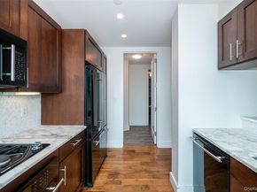 175 Huguenot Street PH204, New Rochelle NY 10801