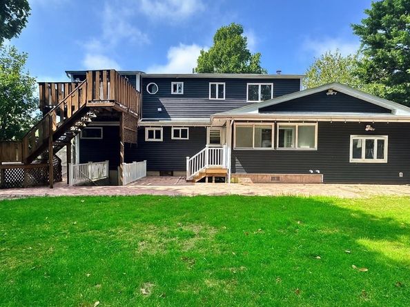 534 S Greene Avenue, Lindenhurst NY 11757