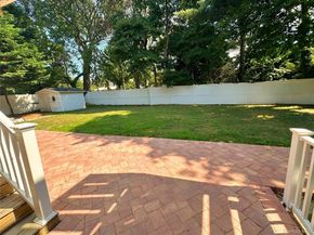 534 S Greene Avenue, Lindenhurst NY 11757