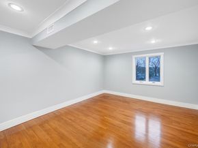 534 S Greene Avenue, Lindenhurst NY 11757