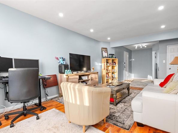 6730 Clyde Street 5T, Forest Hills NY 11375