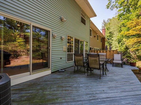 123 Terrace Court, Woodbury NY 11797