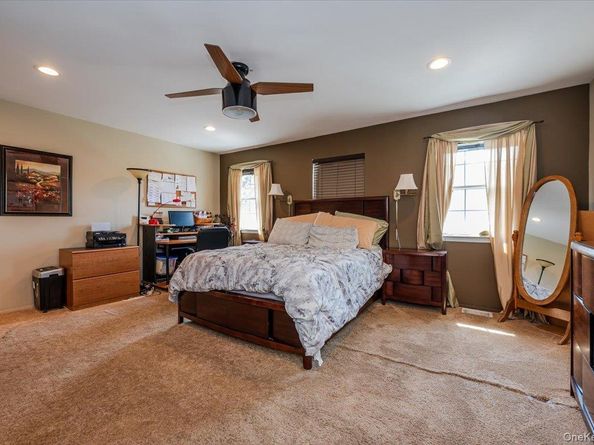 123 Terrace Court, Woodbury NY 11797